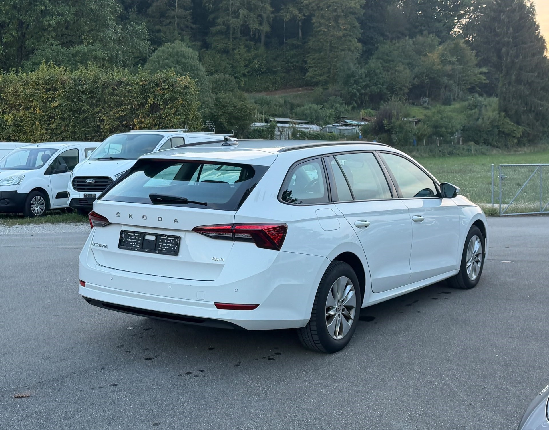 SKODA Octavia Combi 2.0 TDI DSG Ambition 4x4-image-6