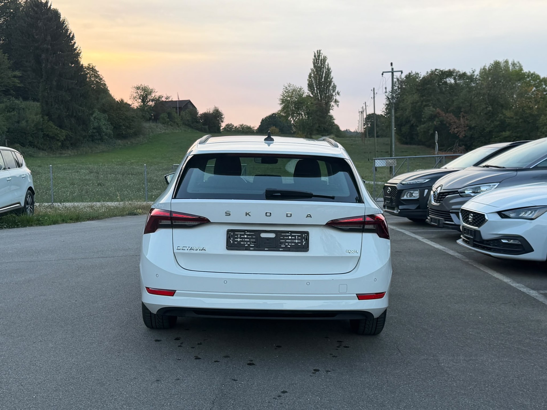 SKODA Octavia Combi 2.0 TDI DSG Ambition 4x4-image-5