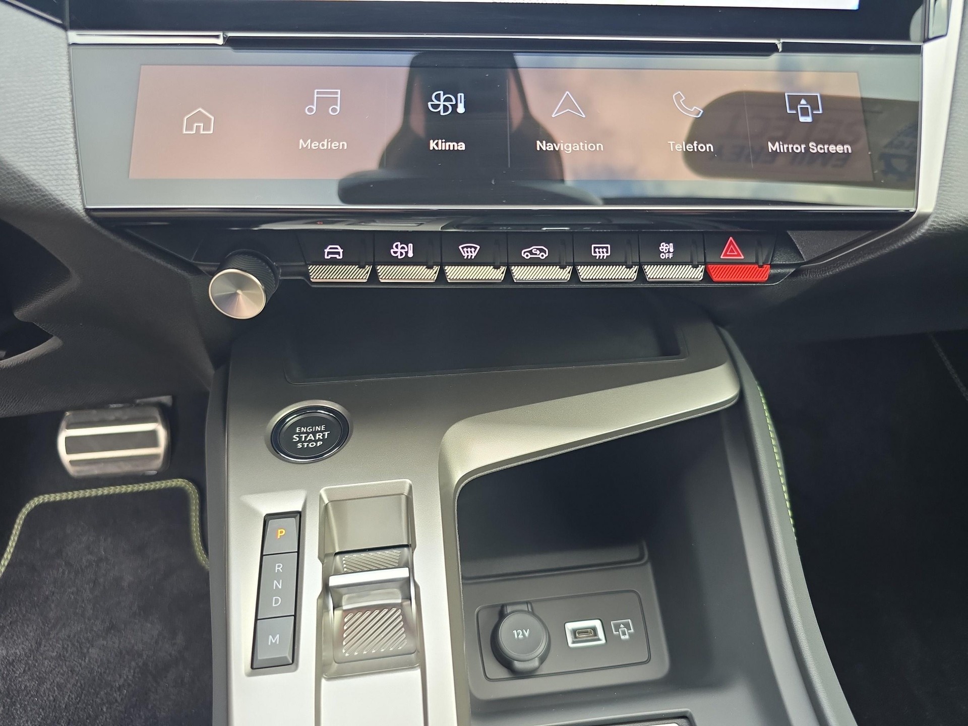 PEUGEOT 308 SW 1.2 Hybrid GT-image-15