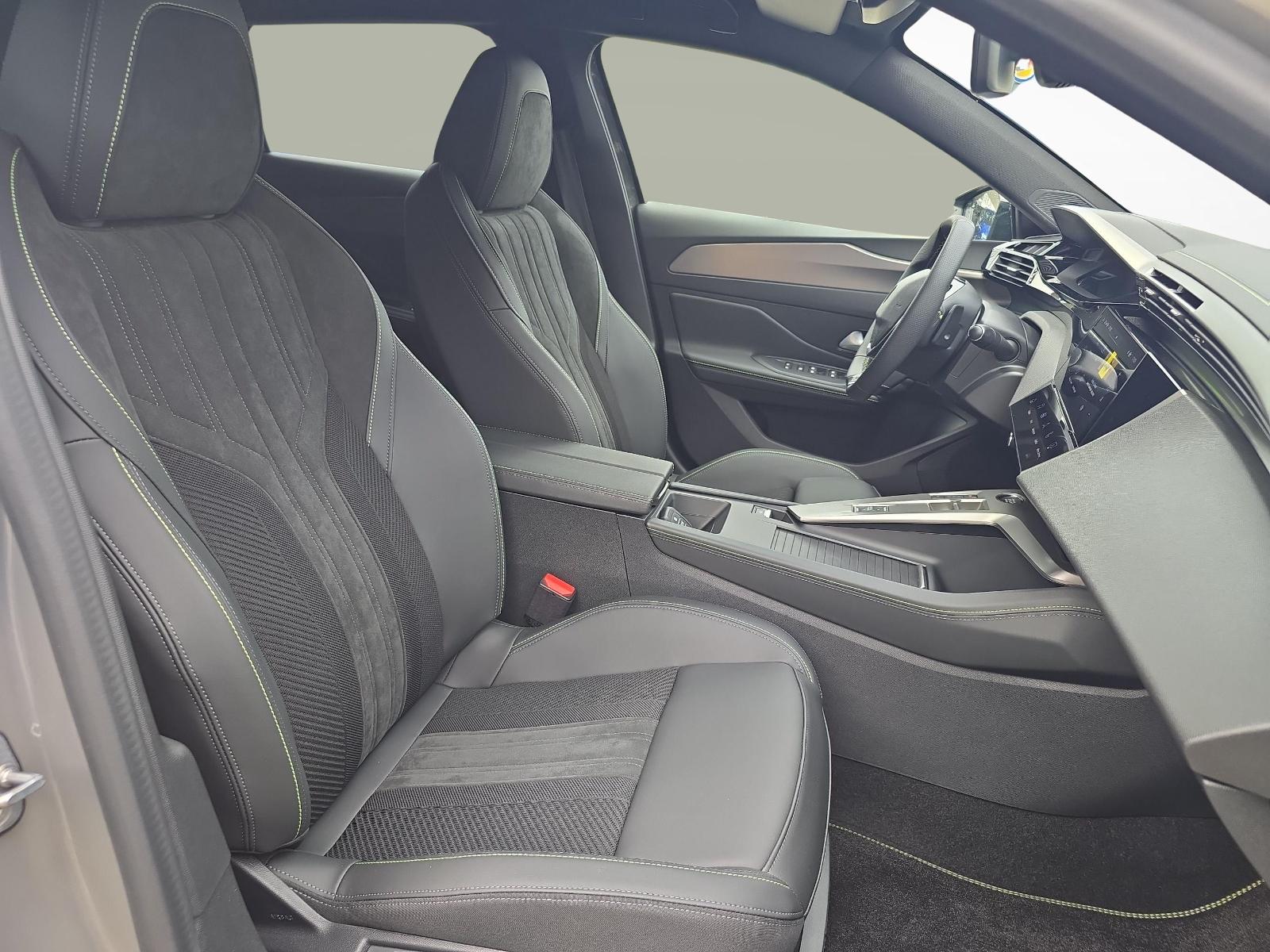 PEUGEOT 308 SW 1.2 Hybrid GT-image-9