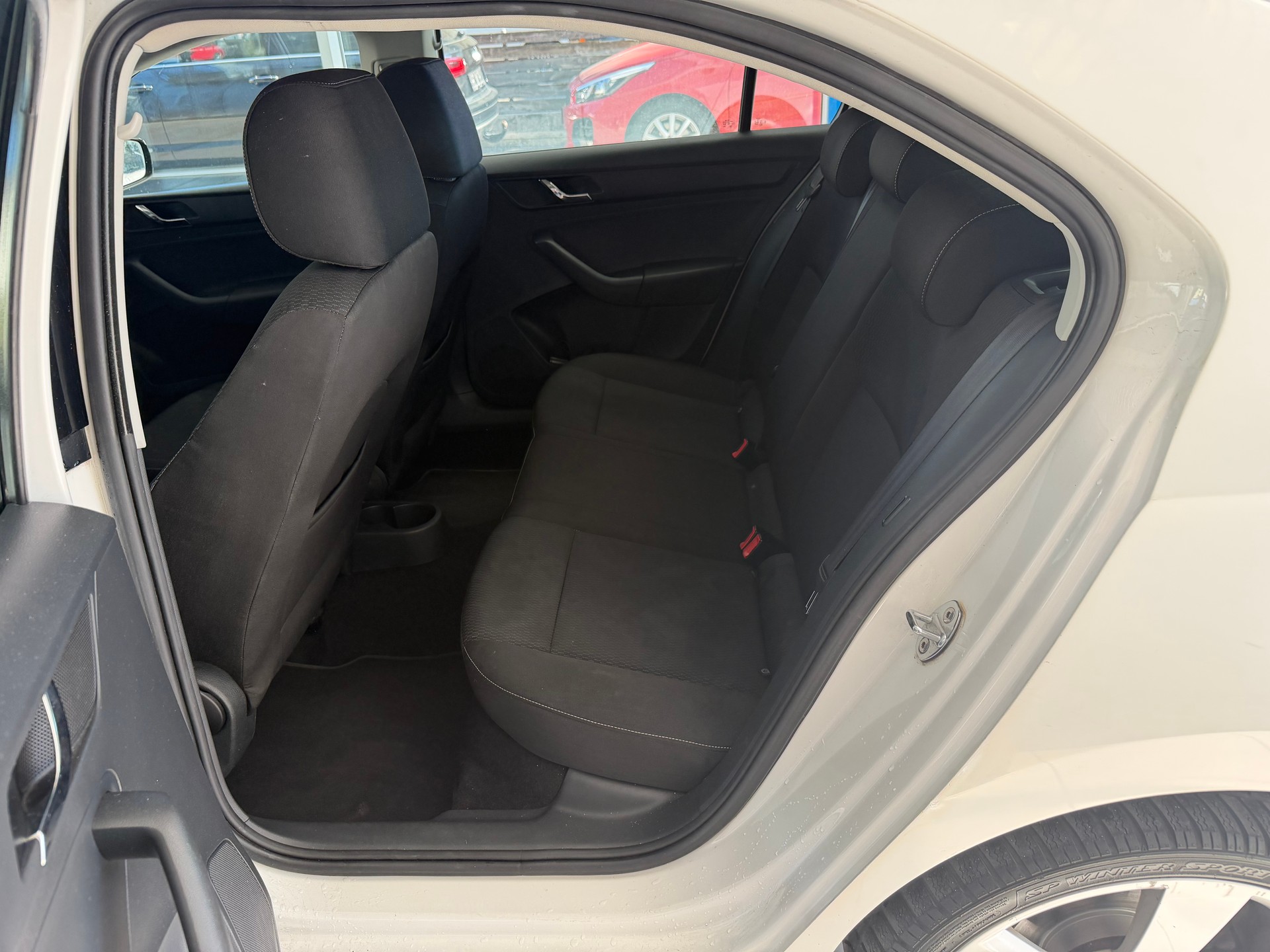 SKODA Rapid 1.4 TSI Ambition DSG-image-15