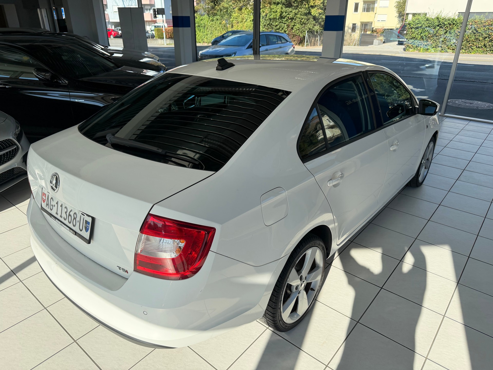 SKODA Rapid 1.4 TSI Ambition DSG-image-4
