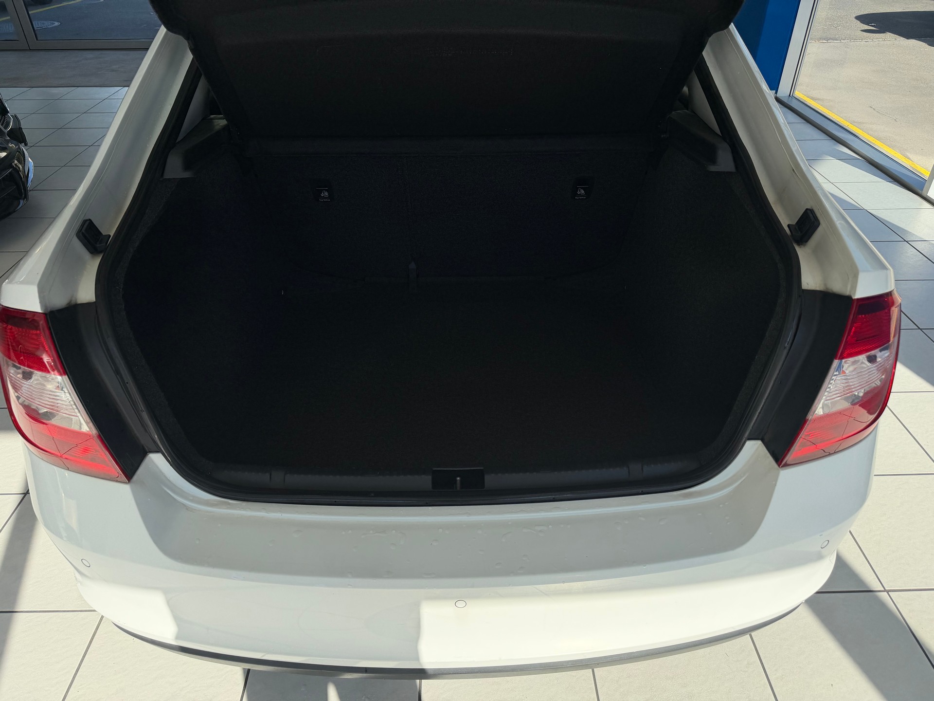 SKODA Rapid 1.4 TSI Ambition DSG-image-8