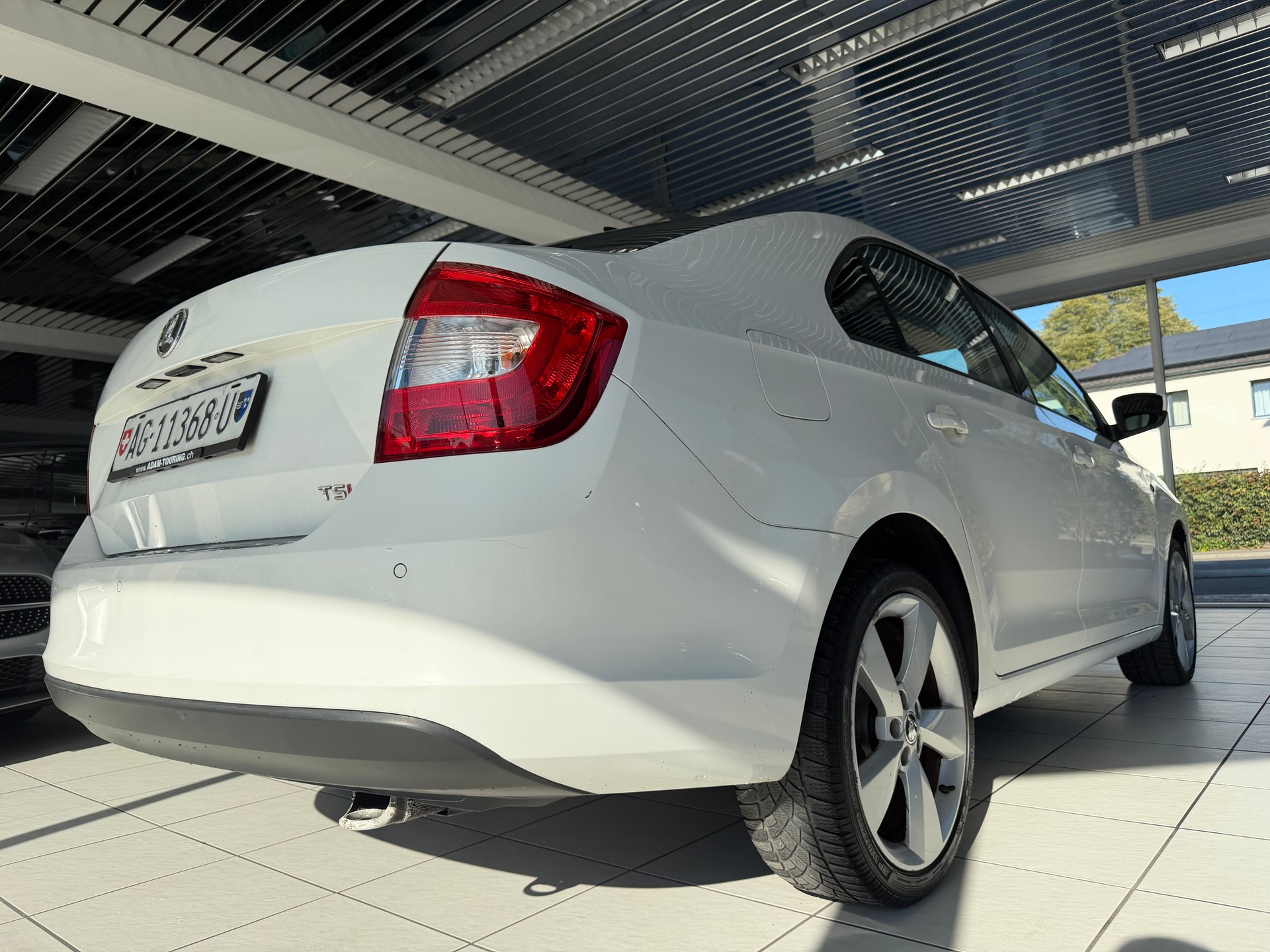 SKODA Rapid 1.4 TSI Ambition DSG-image-5