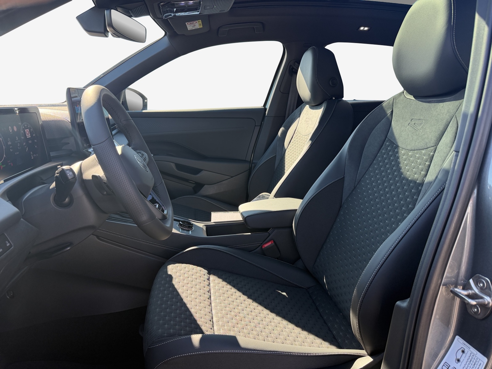VW T-Roc 1.5 eTSI mHEV R-Line DSG-image-7