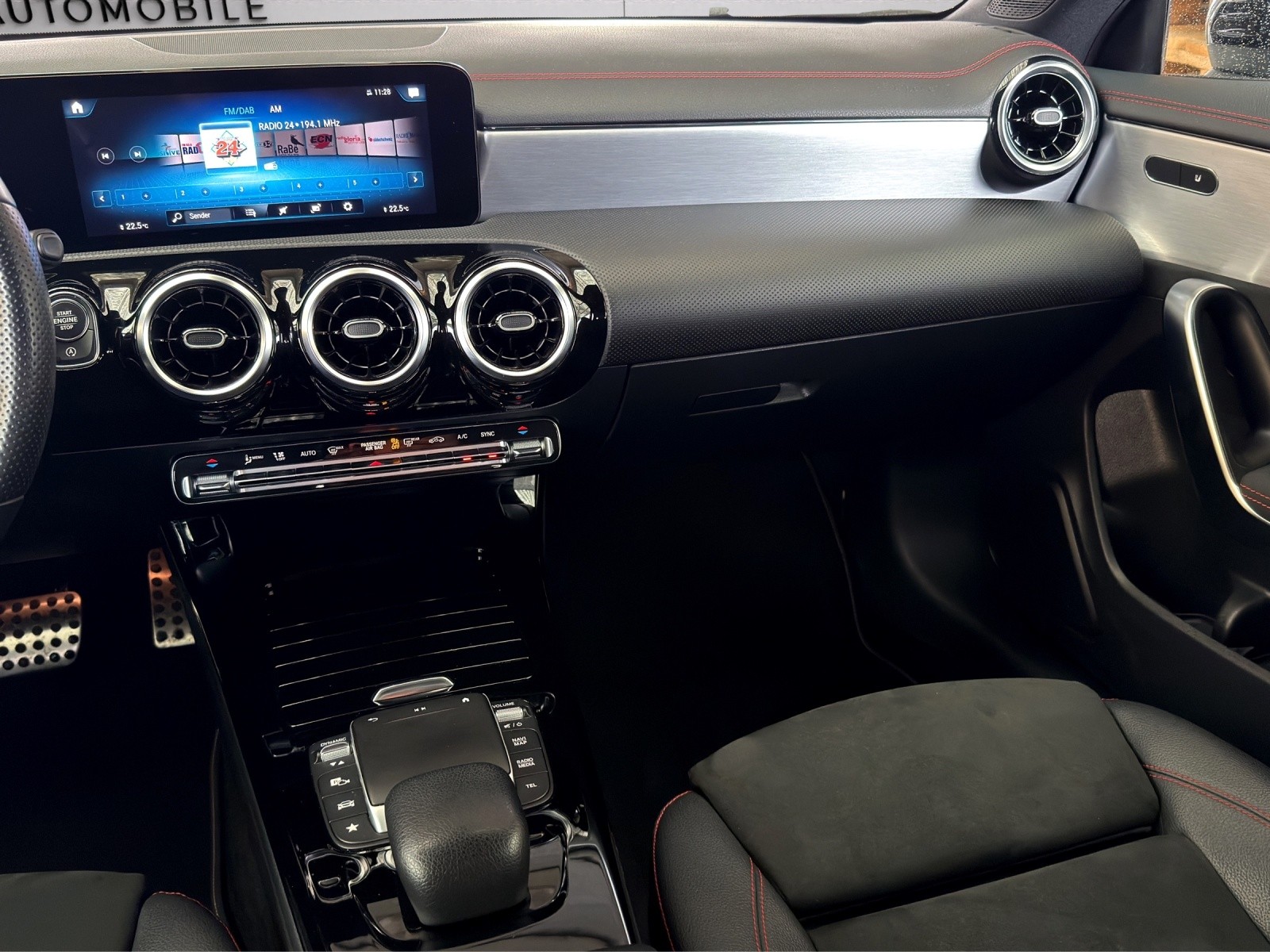 MERCEDES-BENZ CLA 200 AMG Line 7G-DCT-image-15