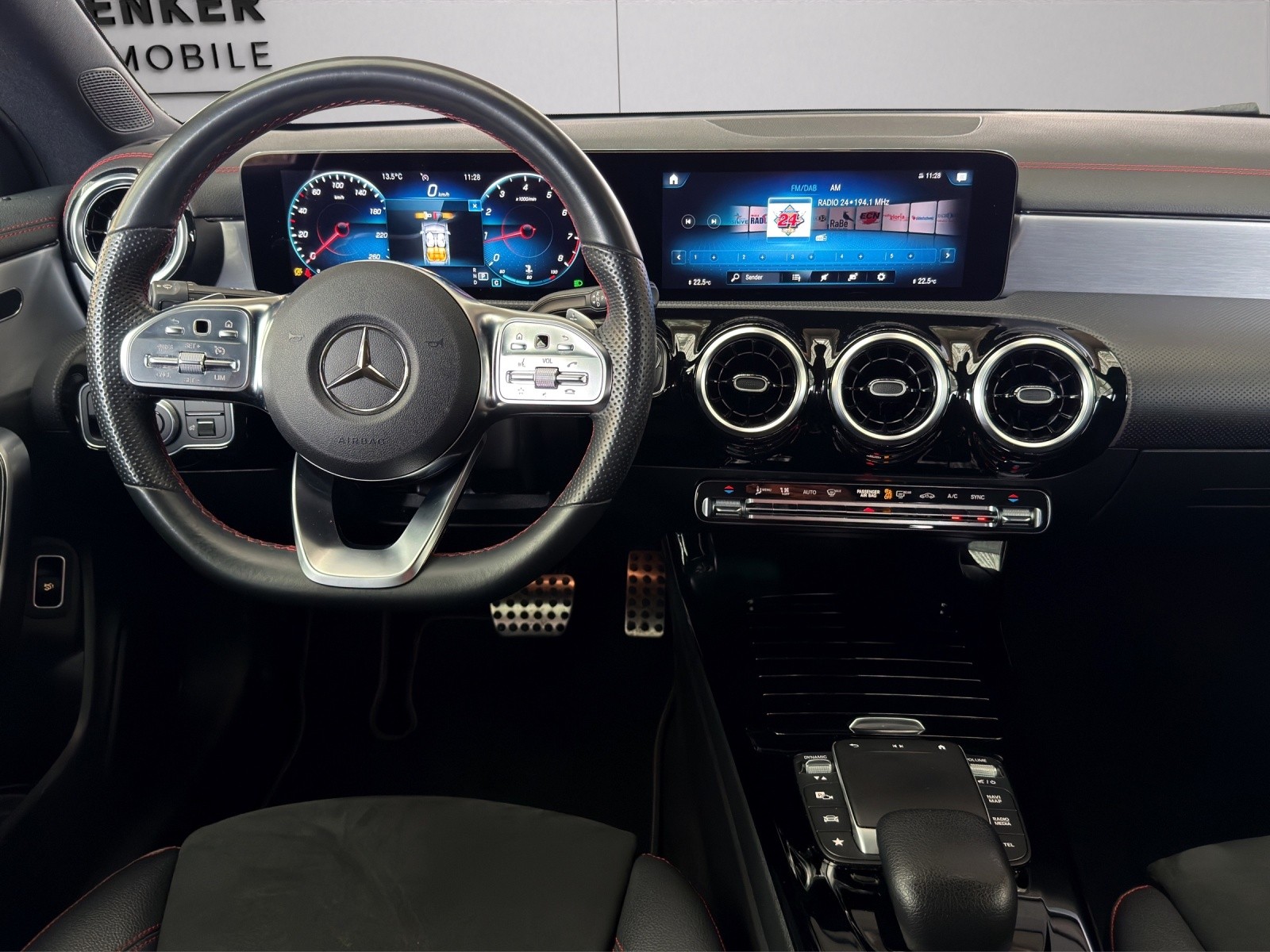 MERCEDES-BENZ CLA 200 AMG Line 7G-DCT-image-14