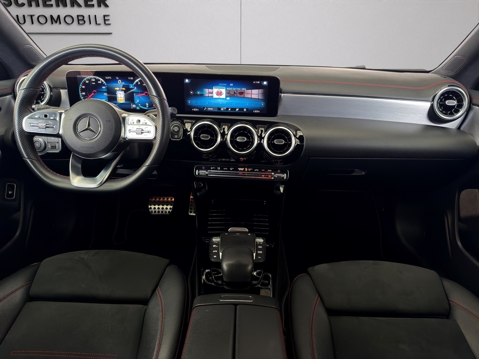 MERCEDES-BENZ CLA 200 AMG Line 7G-DCT-image-13