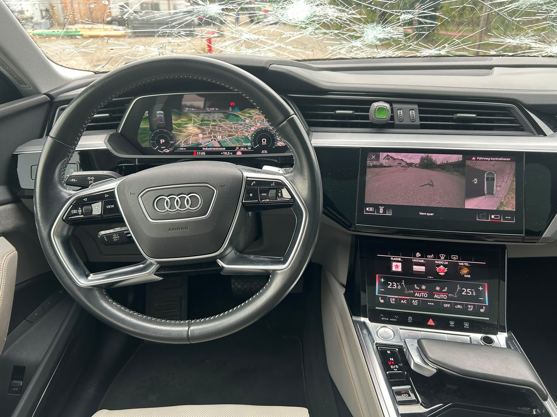 AUDI e-tron 55 quattro-image-15