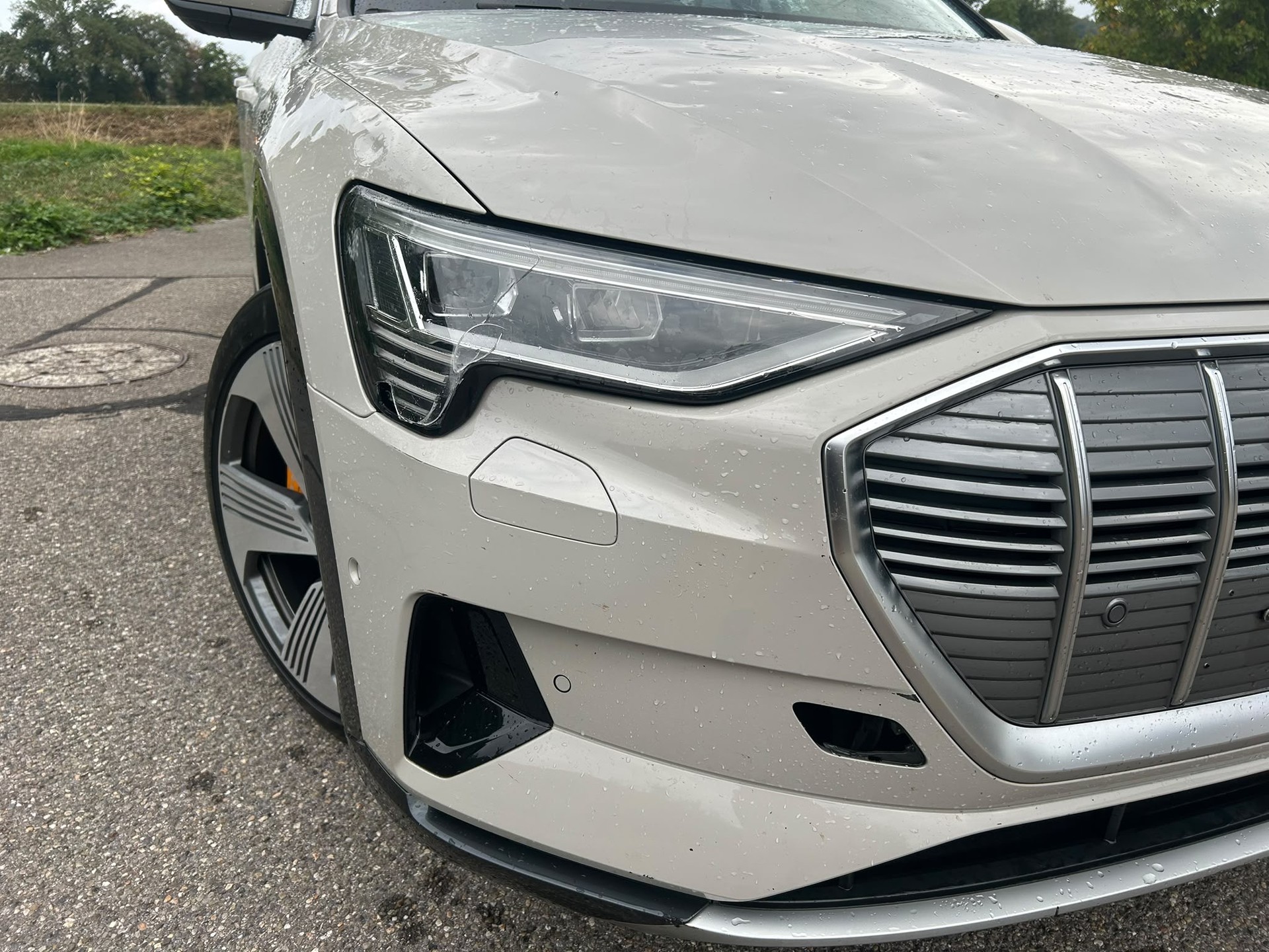 AUDI e-tron 55 quattro-image-7
