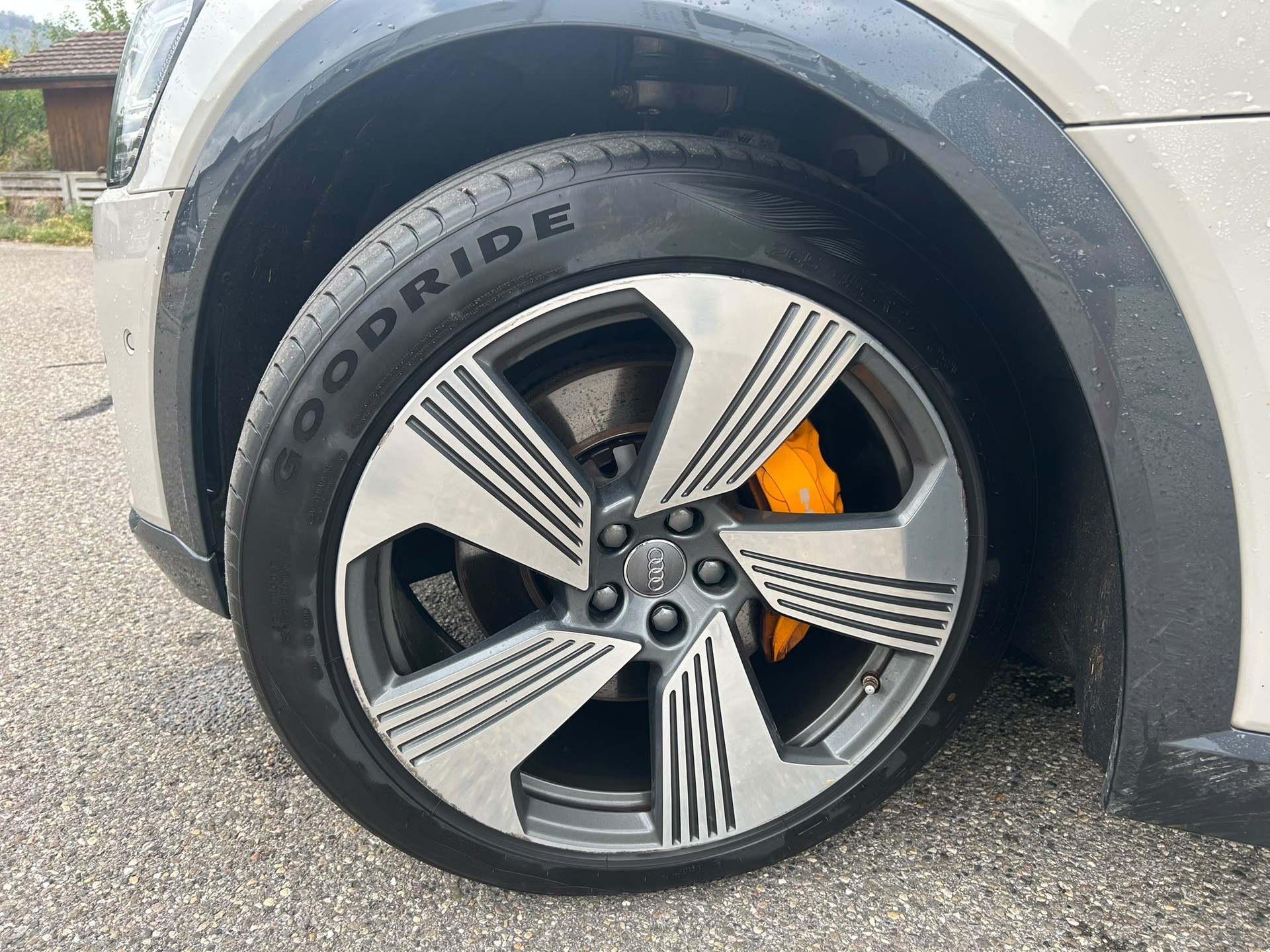 AUDI e-tron 55 quattro-image-11