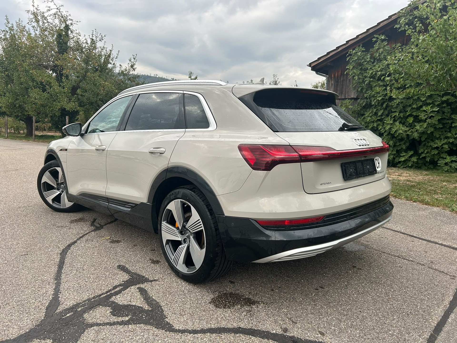 AUDI e-tron 55 quattro-image-2