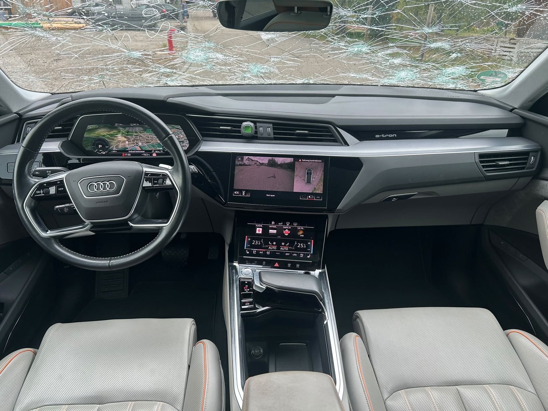 AUDI e-tron 55 quattro-image-16