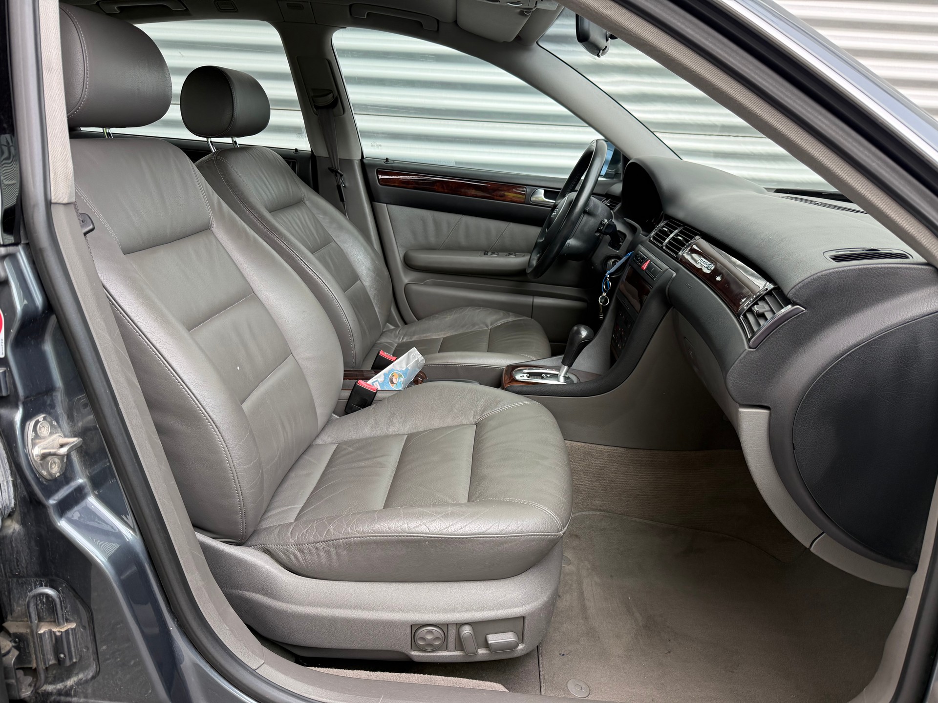 AUDI A6 3.0 quattro-image-9