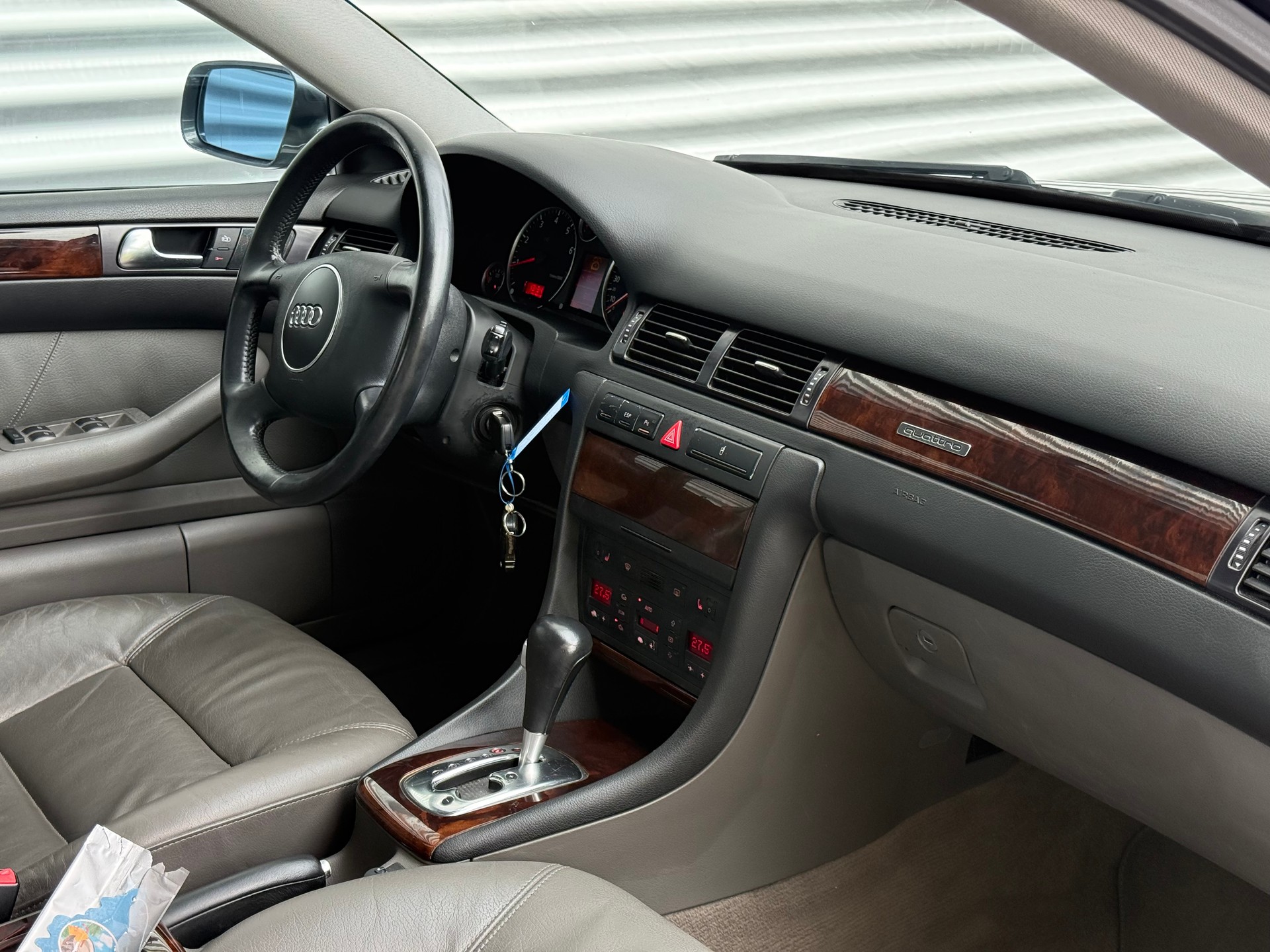 AUDI A6 3.0 quattro-image-7