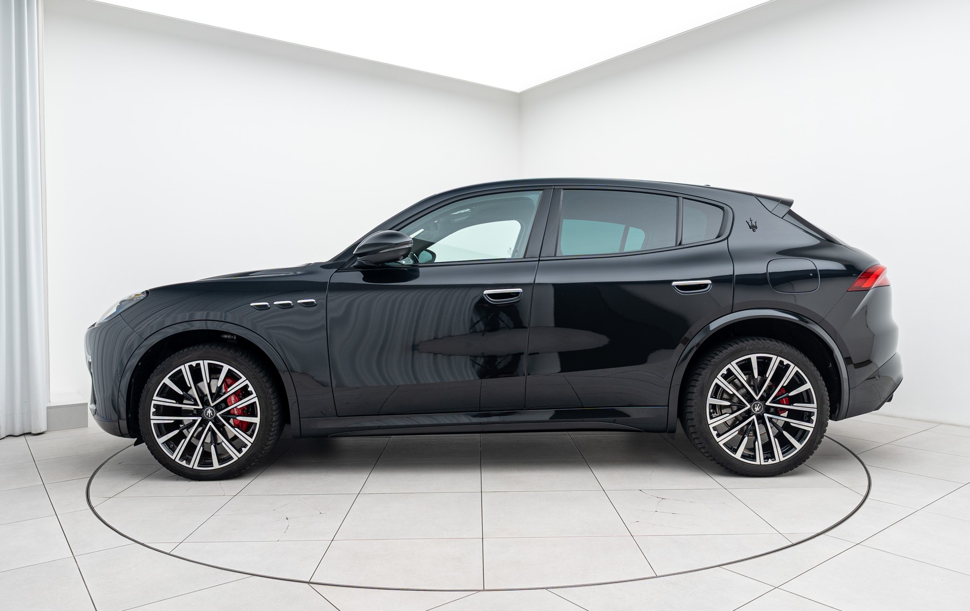 MASERATI Grecale 2.0 MHEV Modena Hybrid Automatica-showroom-element-1