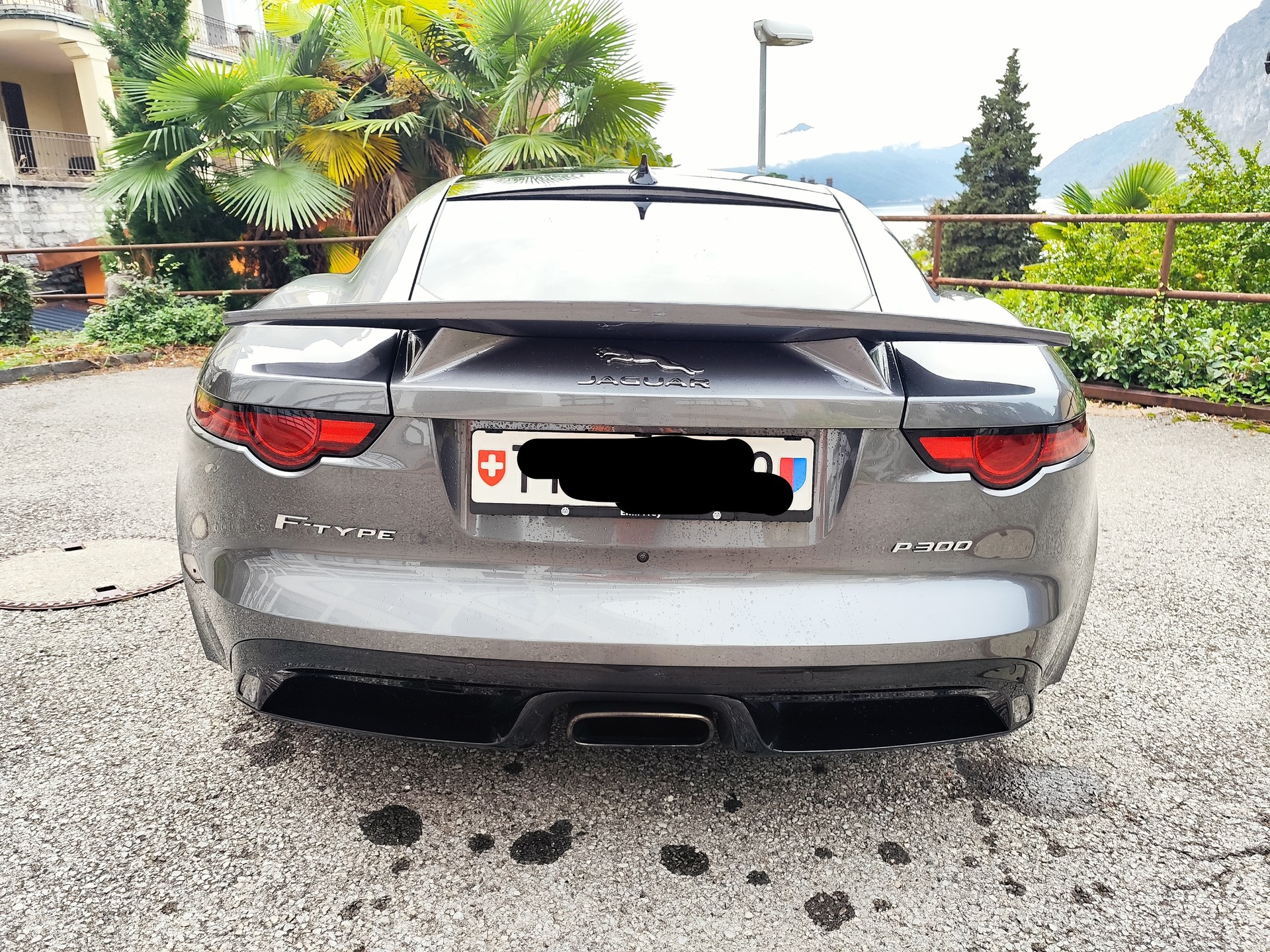 JAGUAR 2.0 R-Dynamic-image-3
