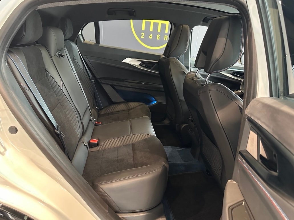 RENAULT Rafale 1.2 E-Tech Plug-in Hybrid 300 4x4 Atelier Alpine-image-24