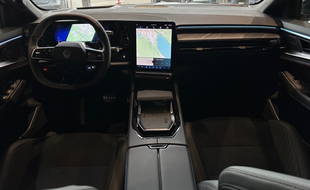 RENAULT Rafale 1.2 E-Tech Plug-in Hybrid 300 4x4 Atelier Alpine-image-11