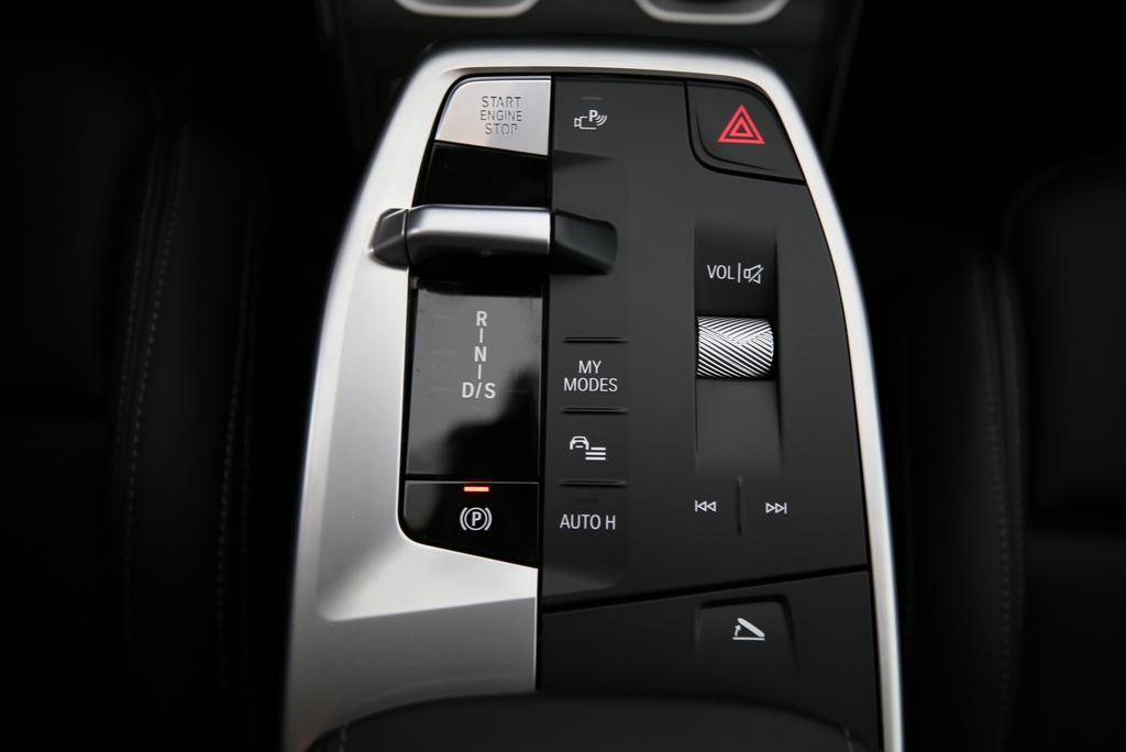 BMW X1 23i xDrive paddles-image-14