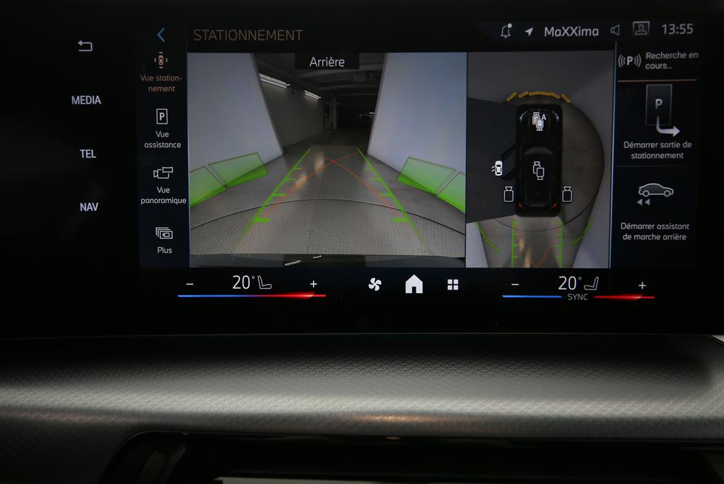 BMW X1 23i xDrive paddles-image-9