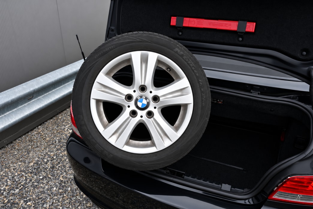 BMW 118i Cabrio-image-15