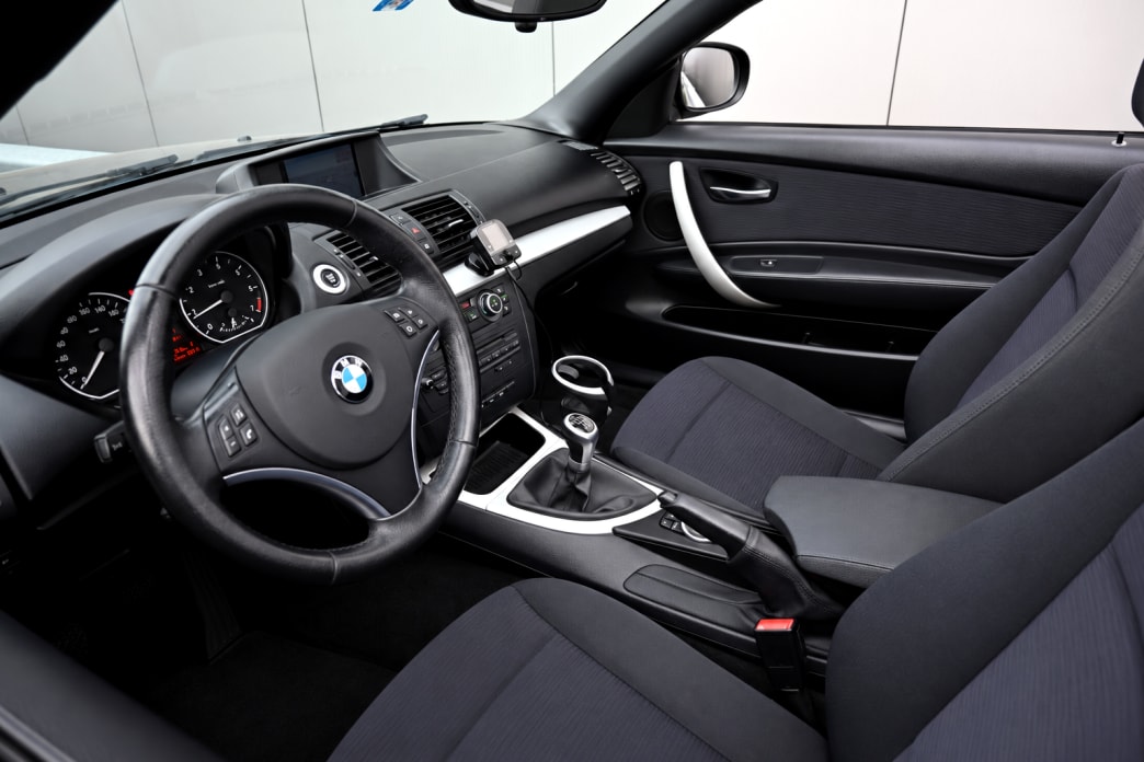 BMW 118i Cabrio-image-11