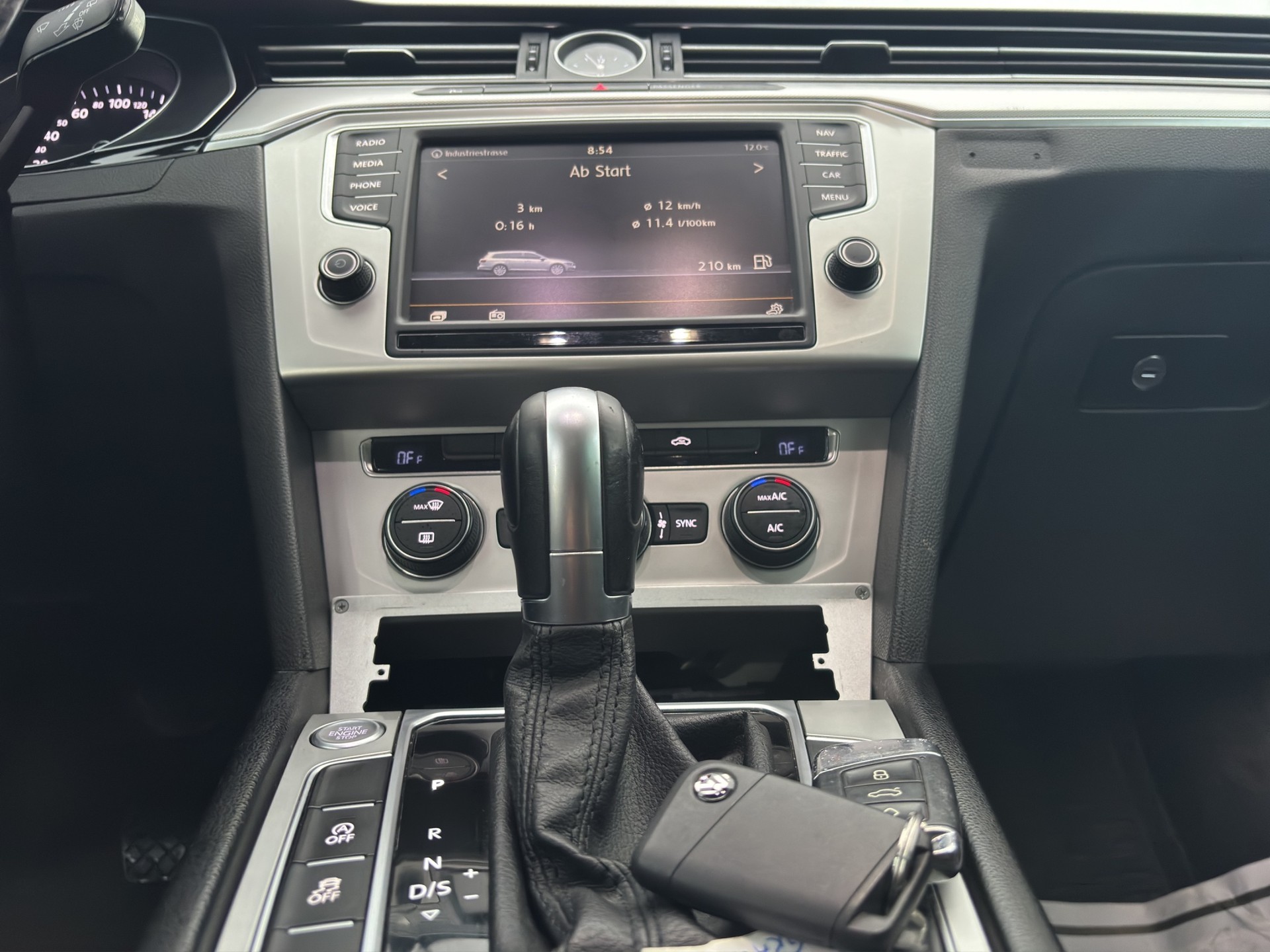 VW Passat 2.0 TDI BMT Comfortline DSG 4Motion-image-16