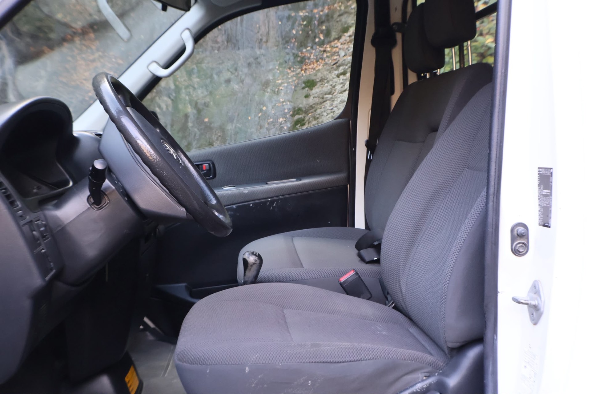 TOYOTA Hiace D-4D Van 4WD SWB-image-6