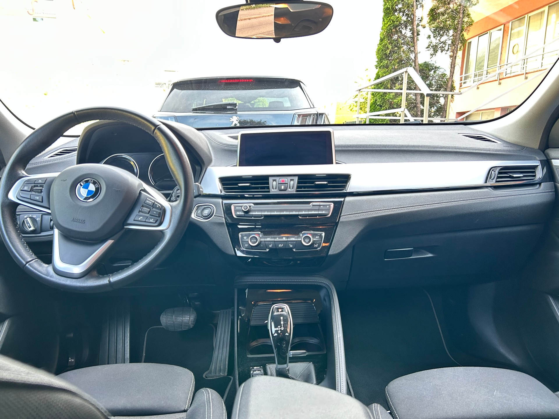 BMW 18i sDrive Steptronic-image-5