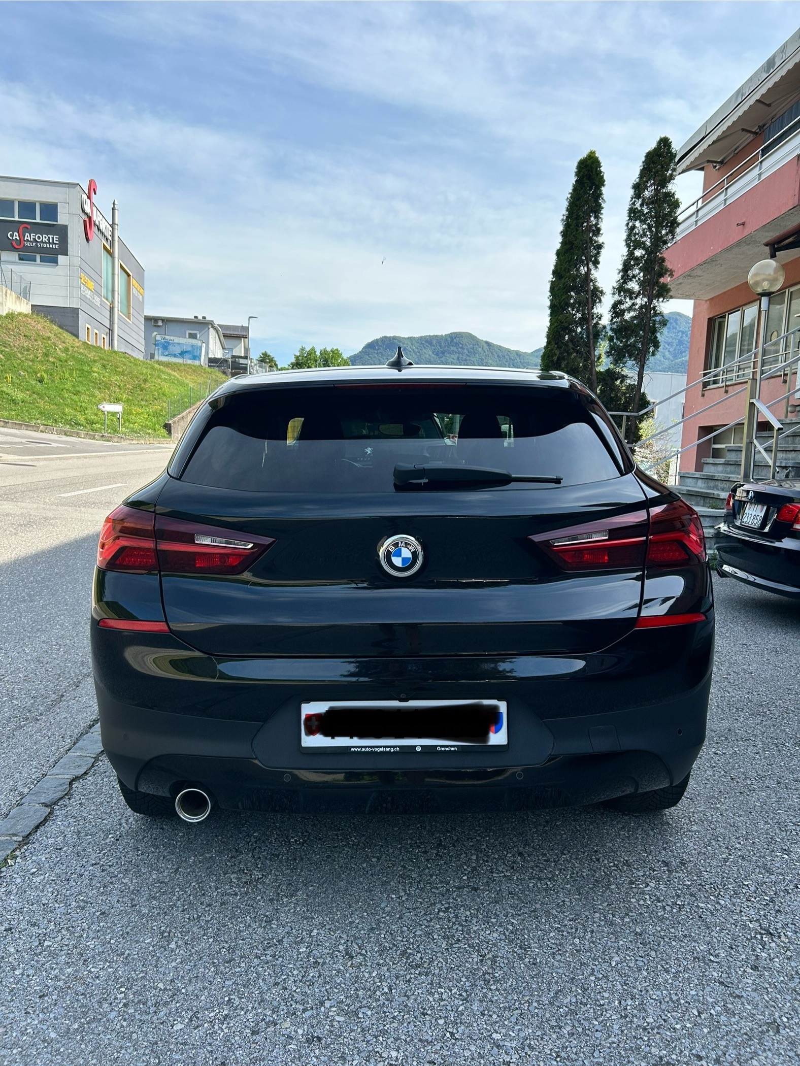 BMW 18i sDrive Steptronic-image-1