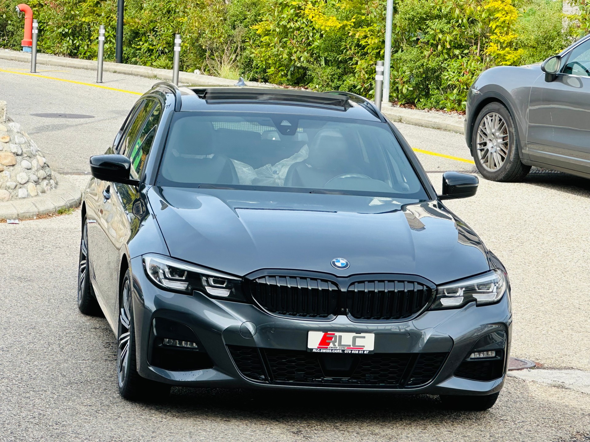 BMW 320d xDrive 48V Touring M Sport Steptronic-image-3