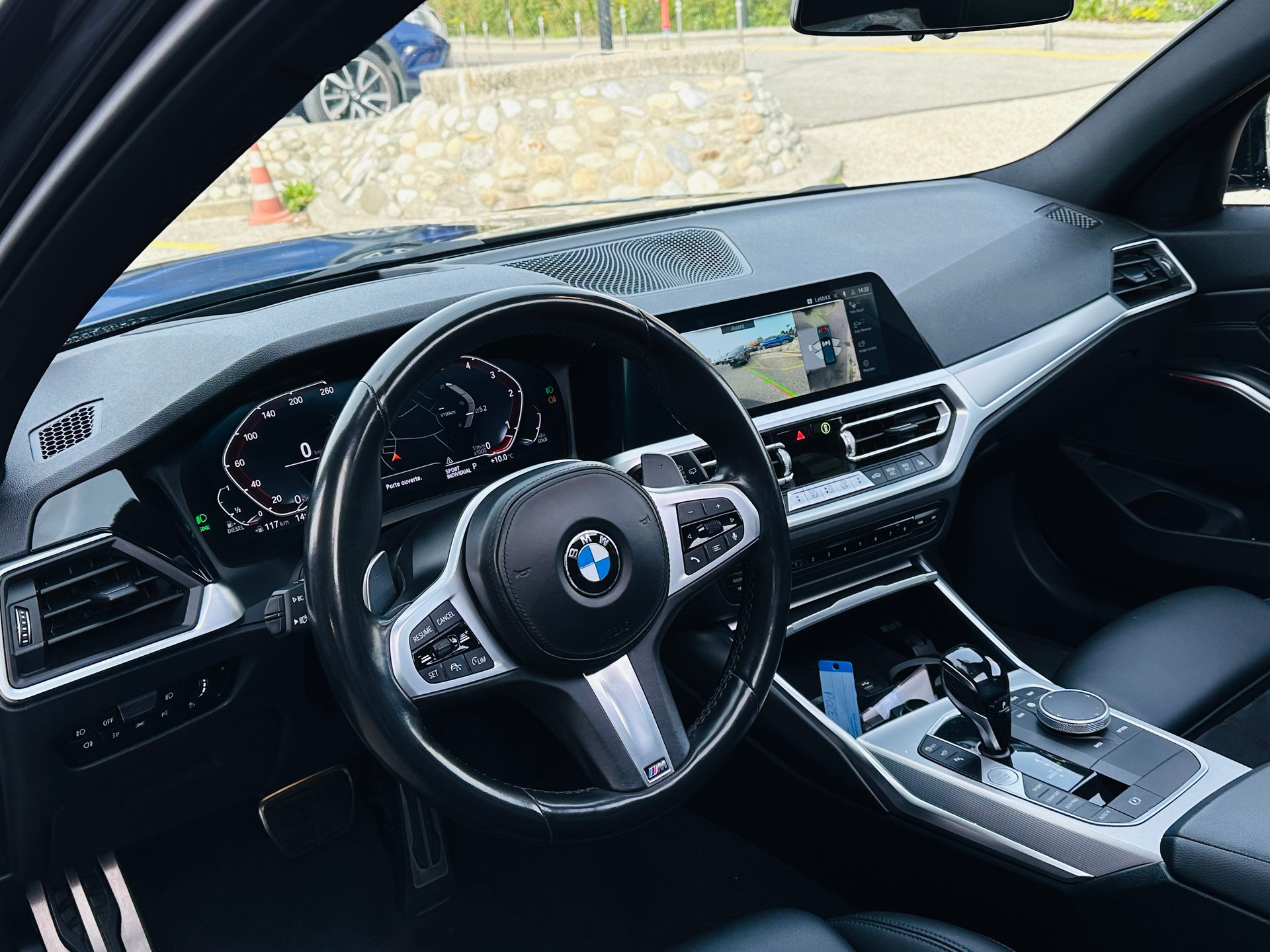 BMW 320d xDrive 48V Touring M Sport Steptronic-image-13