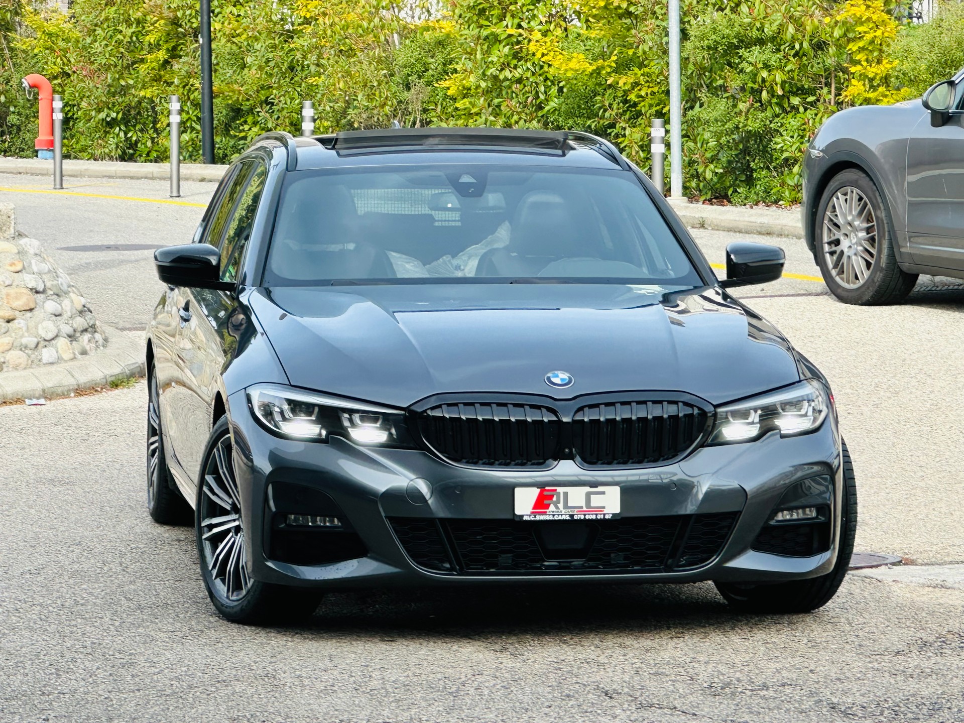 BMW 320d xDrive 48V Touring M Sport Steptronic-image-5