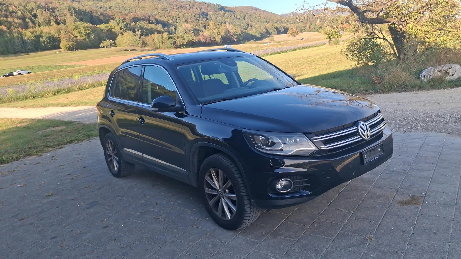 VW Tiguan 2.0 TDI BlueMotion Track&Field 4Motion-image-0