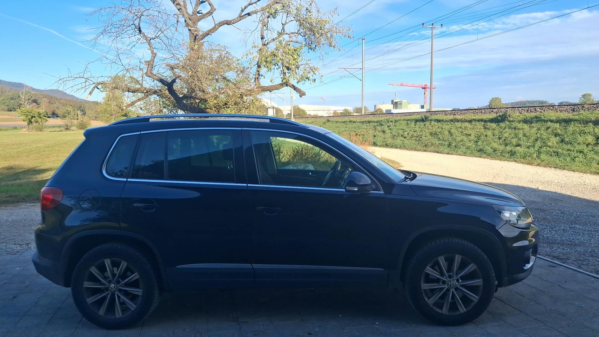 VW Tiguan 2.0 TDI BlueMotion Track&Field 4Motion-image-3