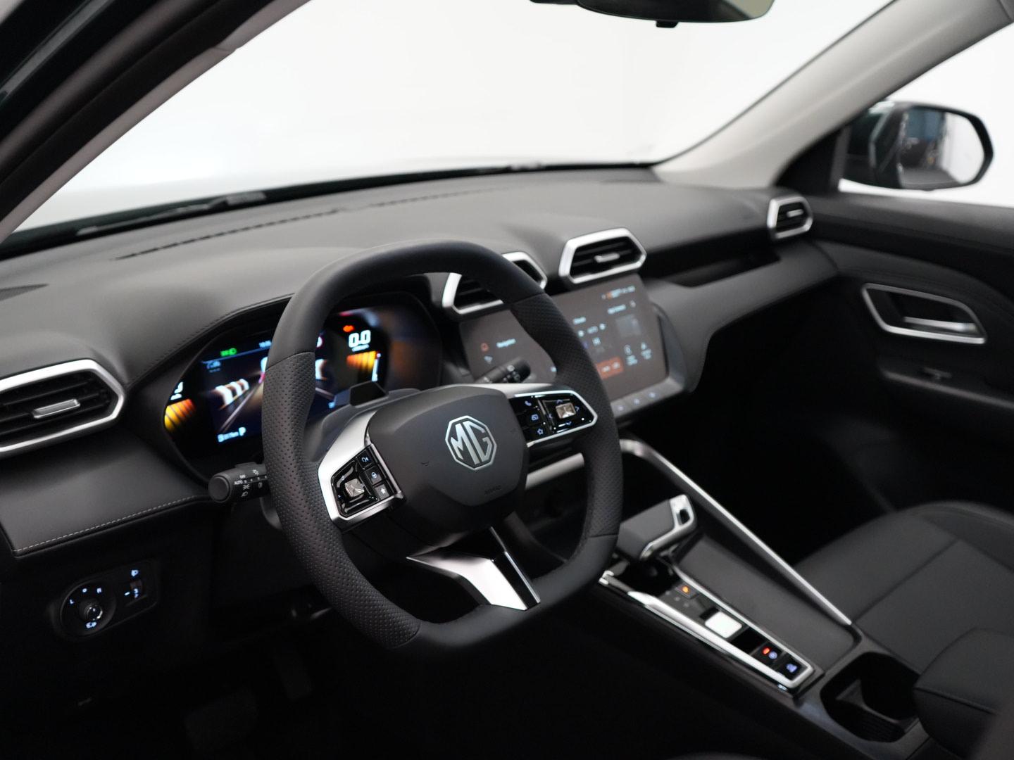 MG ZS 1.5 Hybrid+ Luxury-image-9