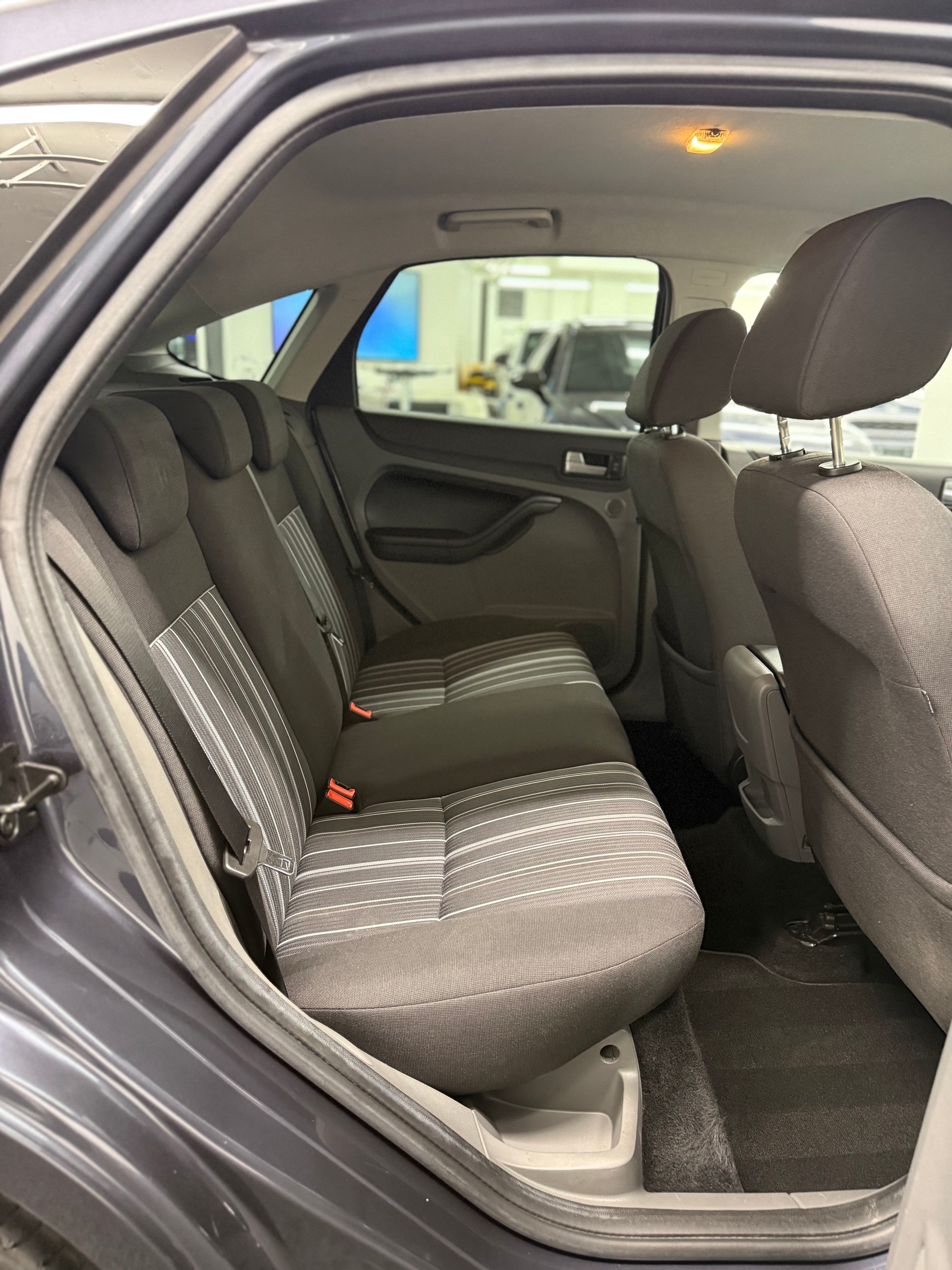 FORD Focus 2.0i Titanium 66.000 KM-image-16