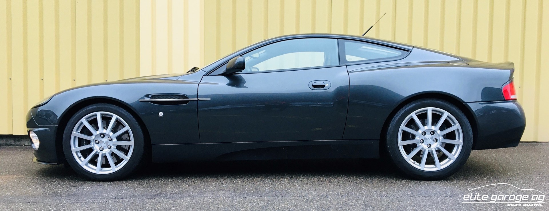 ASTON MARTIN Vanquish V12 S 5.9-48-image-3