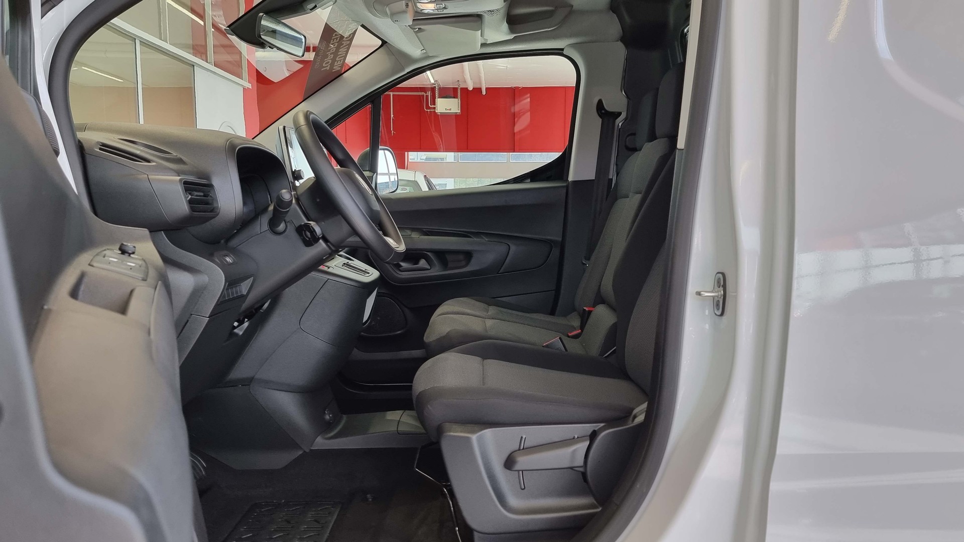 FIAT Doblo Elektro Kaw. L1 50 kWh SX Plus-image-13