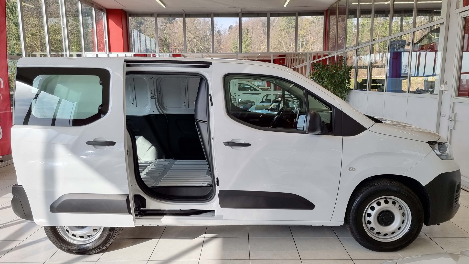 FIAT Doblo Elektro Kaw. L1 50 kWh SX Plus-image-7