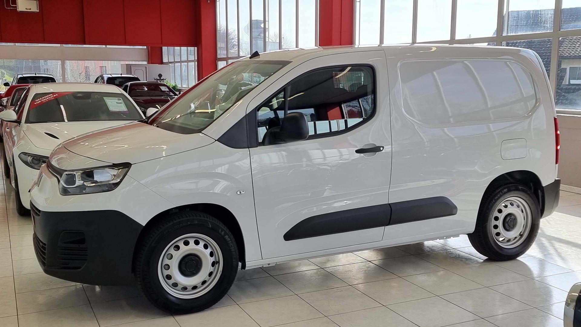 FIAT Doblo Elektro Kaw. L1 50 kWh SX Plus-showroom-element-1