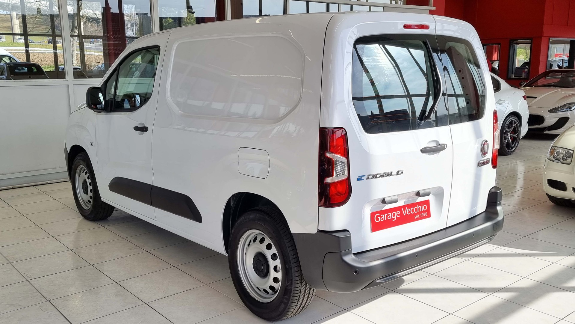 FIAT Doblo Elektro Kaw. L1 50 kWh SX Plus-showroom-element-3