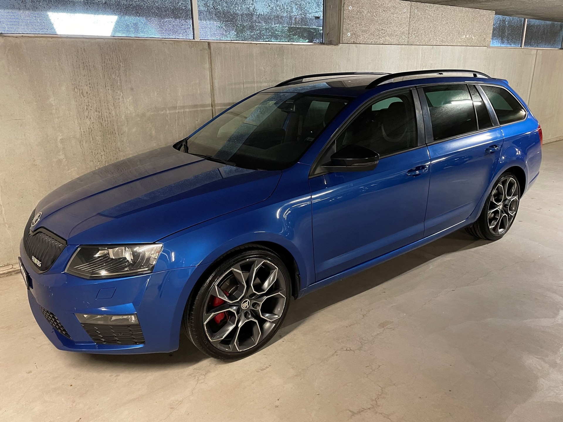 SKODA Octavia Combi 2.0 TDI RS DSG-image-0
