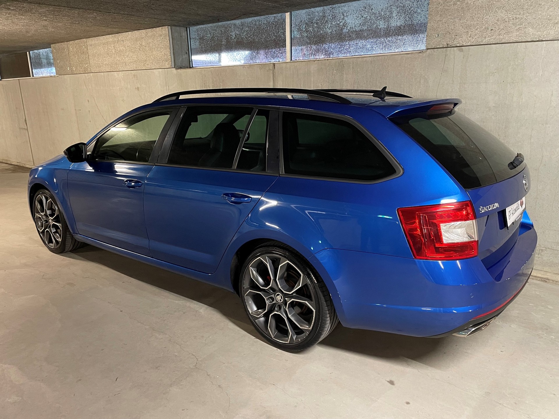 SKODA Octavia Combi 2.0 TDI RS DSG-image-2