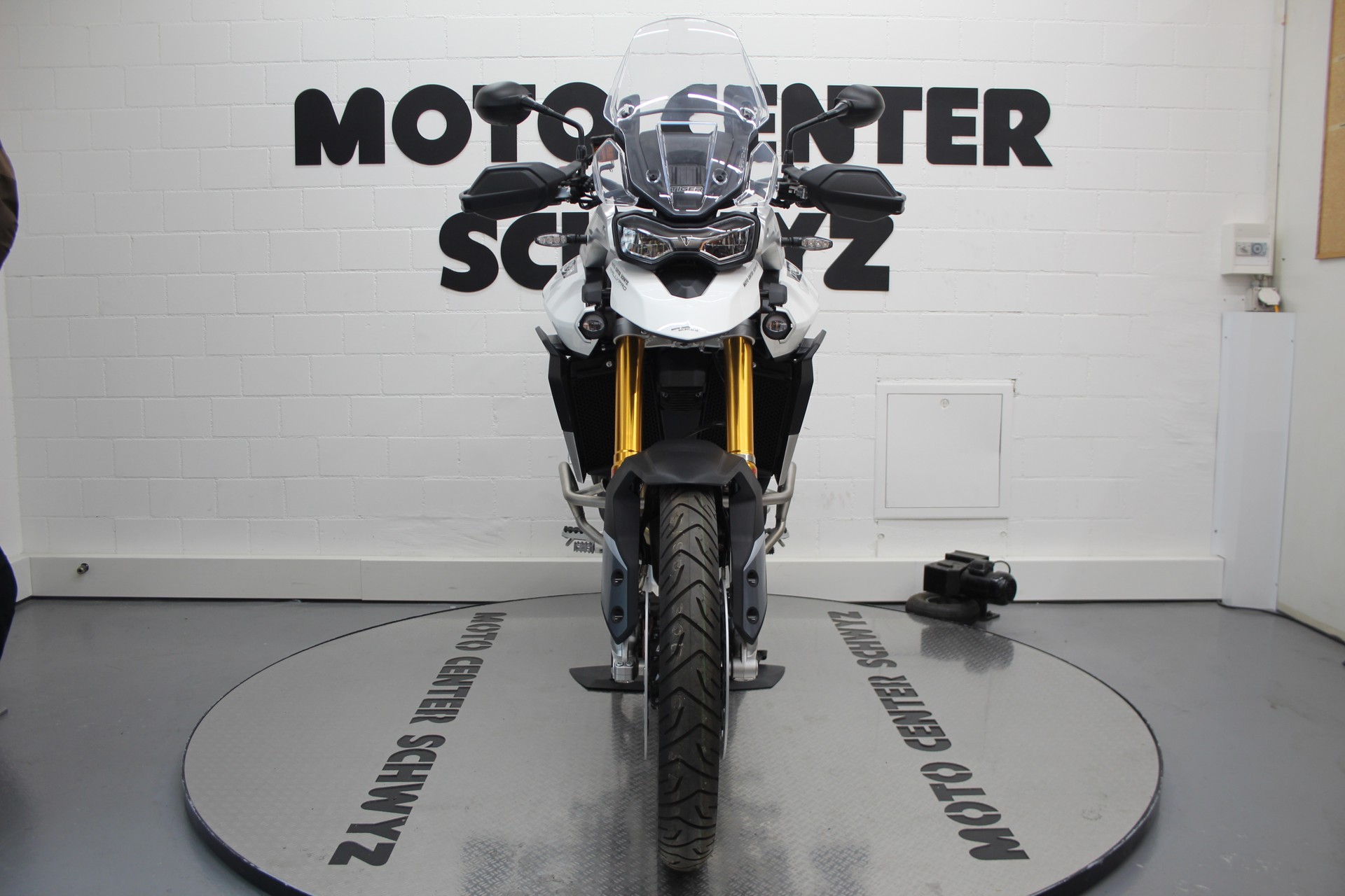 TRIUMPH Tiger 900 Rally Pro-showroom-element-2