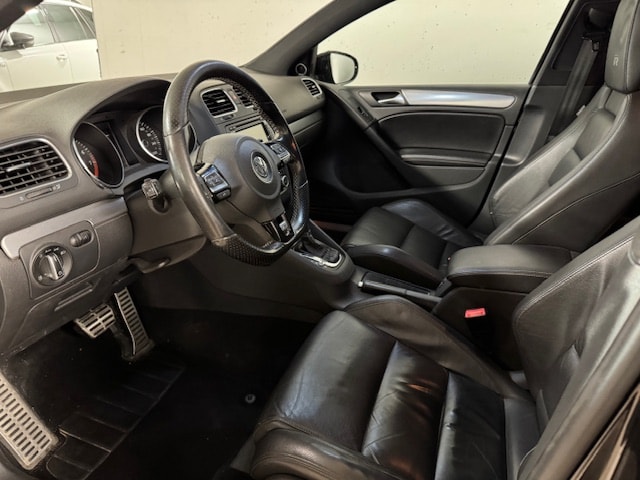 VW Golf 2.0 TSI R 4Motion DSG-image-5