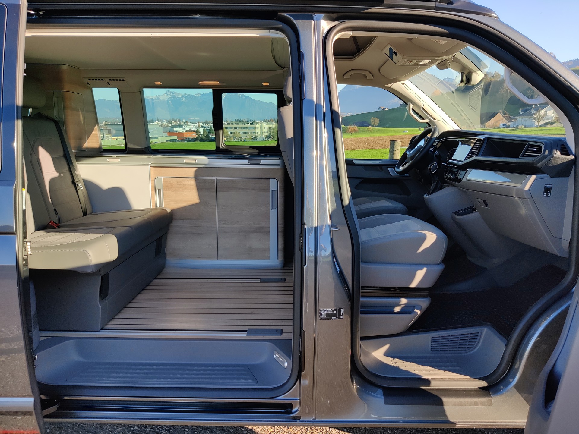 VW T6.1 California 2.0 TDI Ocean Edition Liberty DSG, TOP Ausstattung-image-4