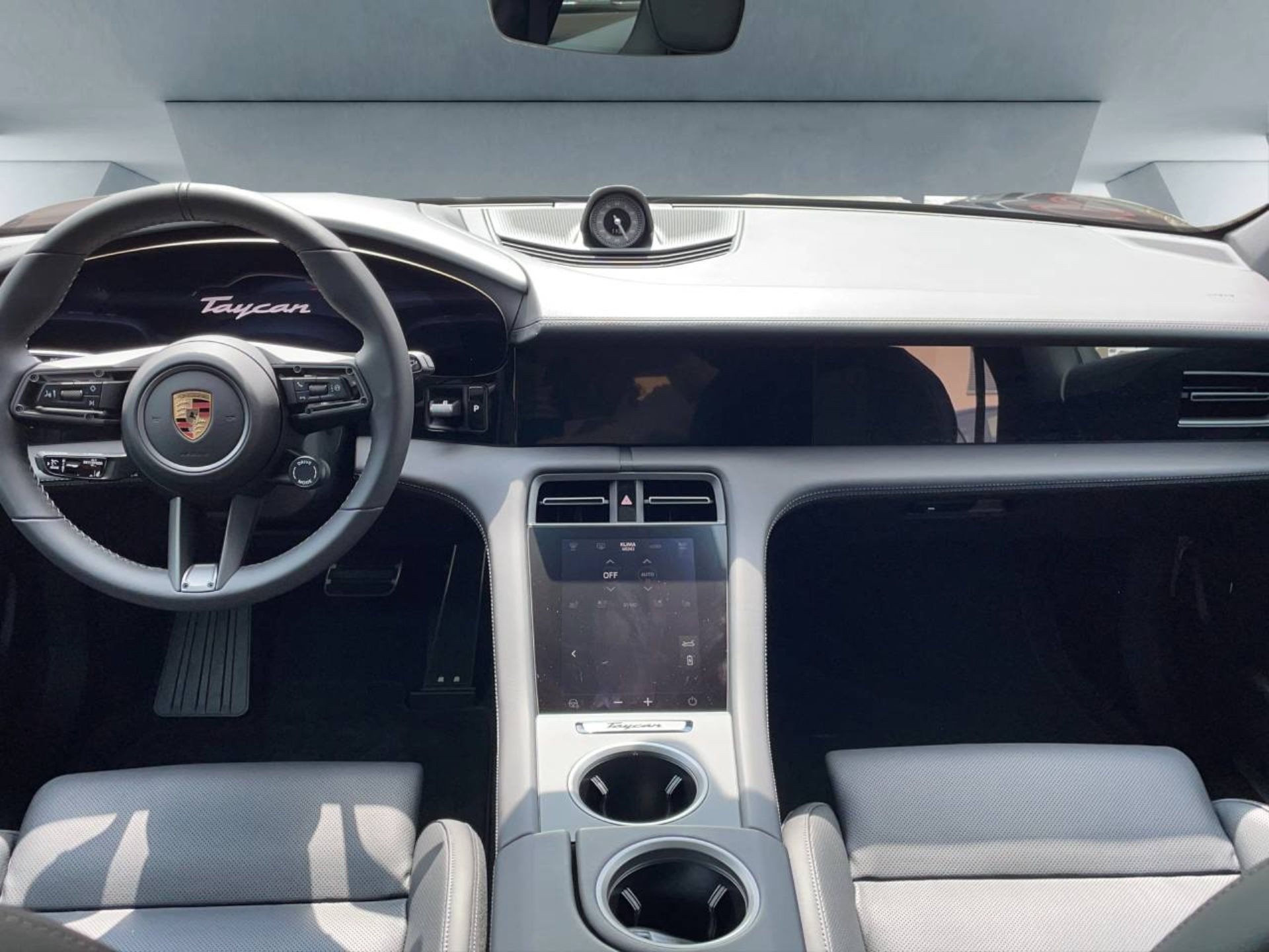 PORSCHE Taycan 4 Cross Turismo-image-10