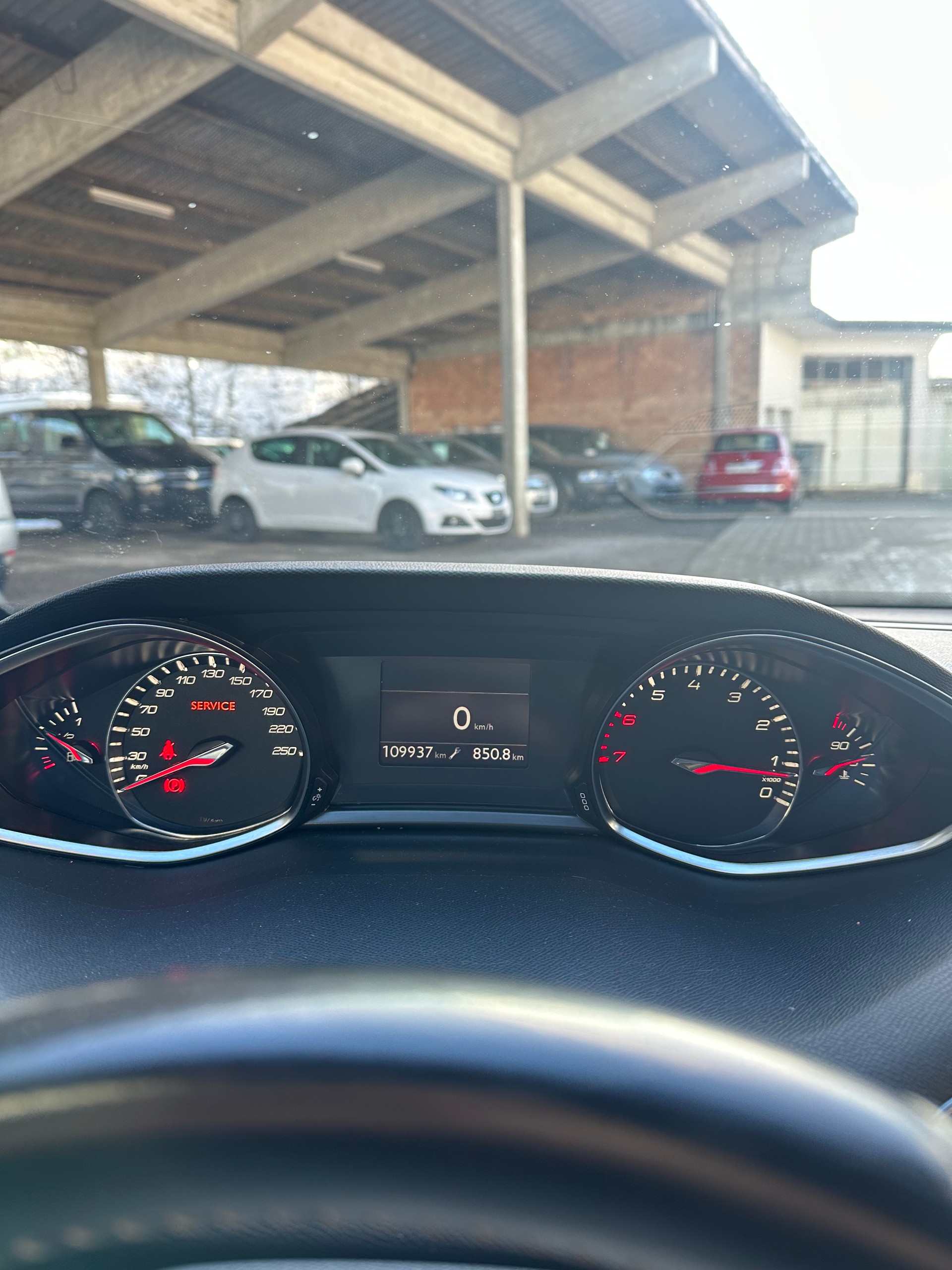 PEUGEOT 308 SW 1.2 THP Allure-image-9